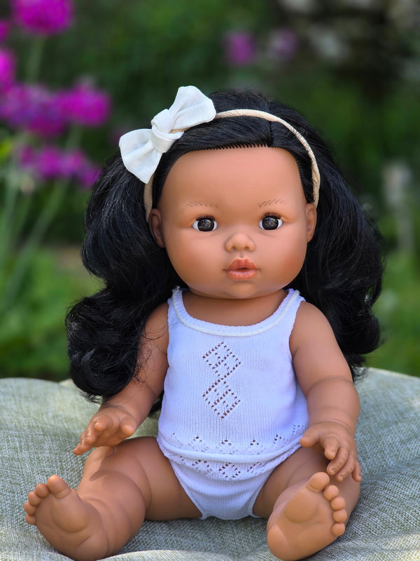 Mini Colettos, Aurora (Hispanic Girl, Black Wavy Hair and Black Eyes)