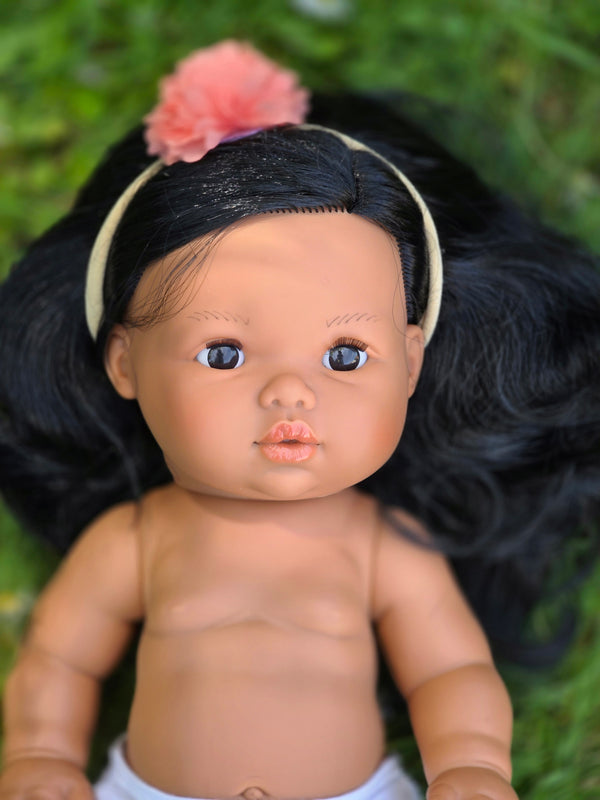Mini Colettos, Aurora (Hispanic Girl, Black Wavy Hair and Black Eyes)