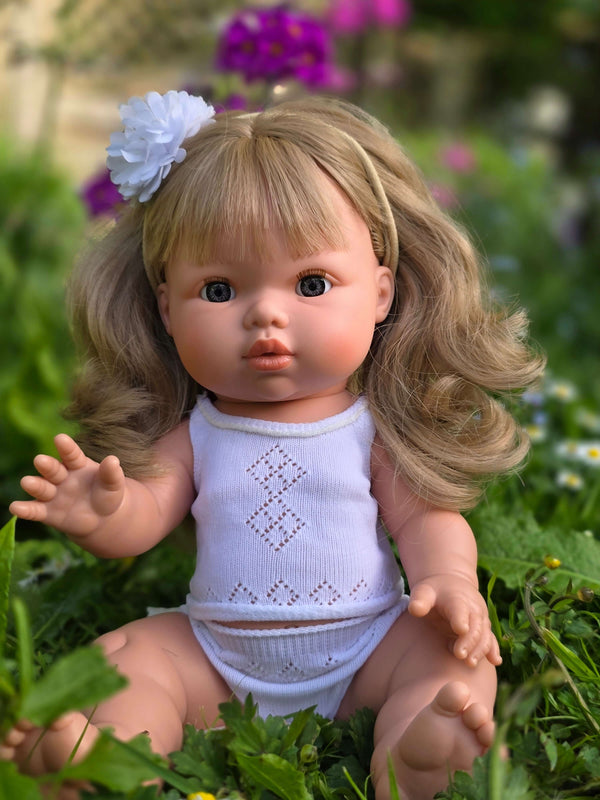 Dolls Vest and Pants Set in White for Mini Colettos dolls, featuring a cute vest and knickers design.
