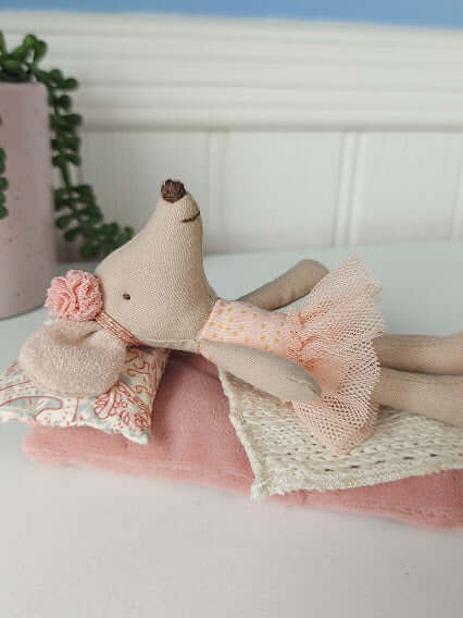 Maileg, Dance Mouse in Daybed, Little Sister