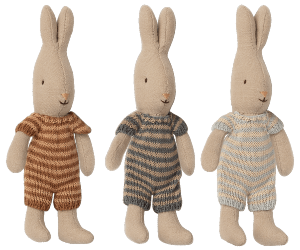 Maileg, Micro Rabbit in Knitted Outfit (Brown)