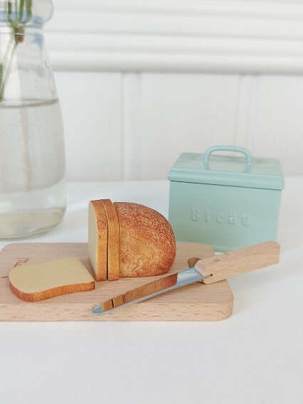 Maileg, Miniature Bread Box w. Cutting Board and Knife