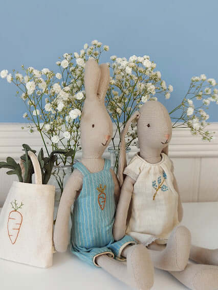 Maileg, Size 2 Rabbit in Carrot Overalls